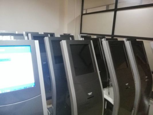 نظام طوابير إلكتروني يدعم التعيين التلقائي للأرقام وإشعارات الطابور لتحسين تدفق العملاء والخدمة