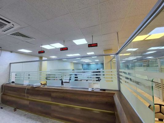 نظام QMS لتذاكر كيوسكي نظام الطابور في المستشفى قابلة للتكوين بالكامل